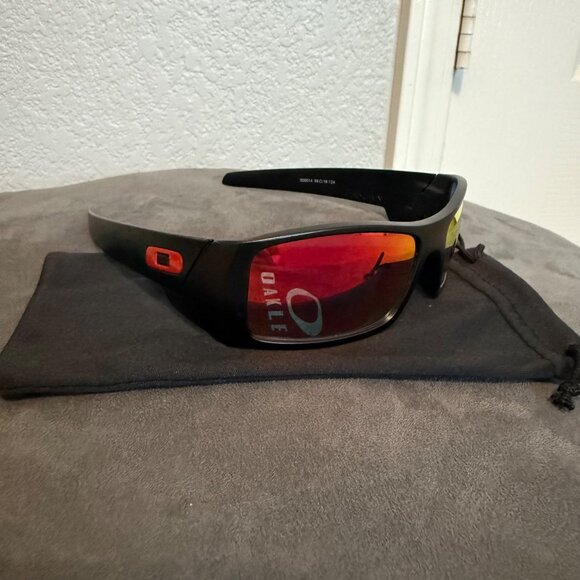 Oakley Sunglasses Gascan Matte Black Frame OO9014 Red Icons - Picture 3 of 6